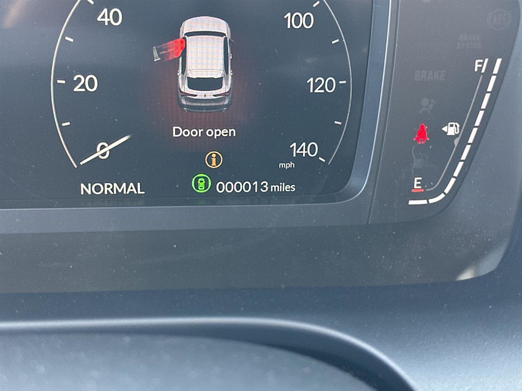 Thumbnail: 2025 Acura ADX - 18