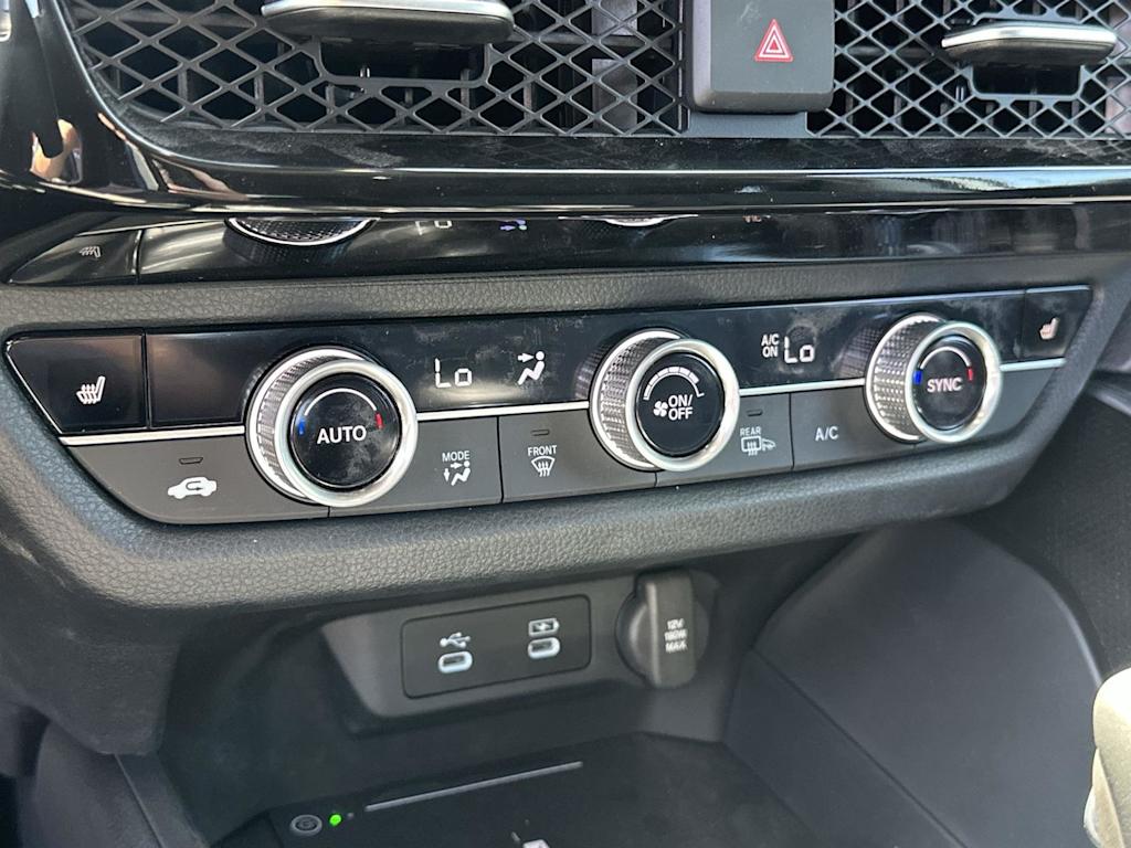 Thumbnail: 2025 Acura ADX - 25