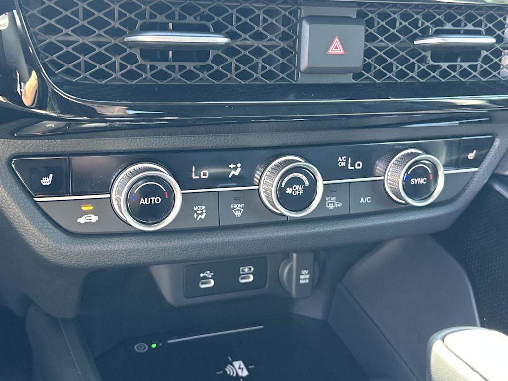 Thumbnail: 2025 Acura ADX - 25