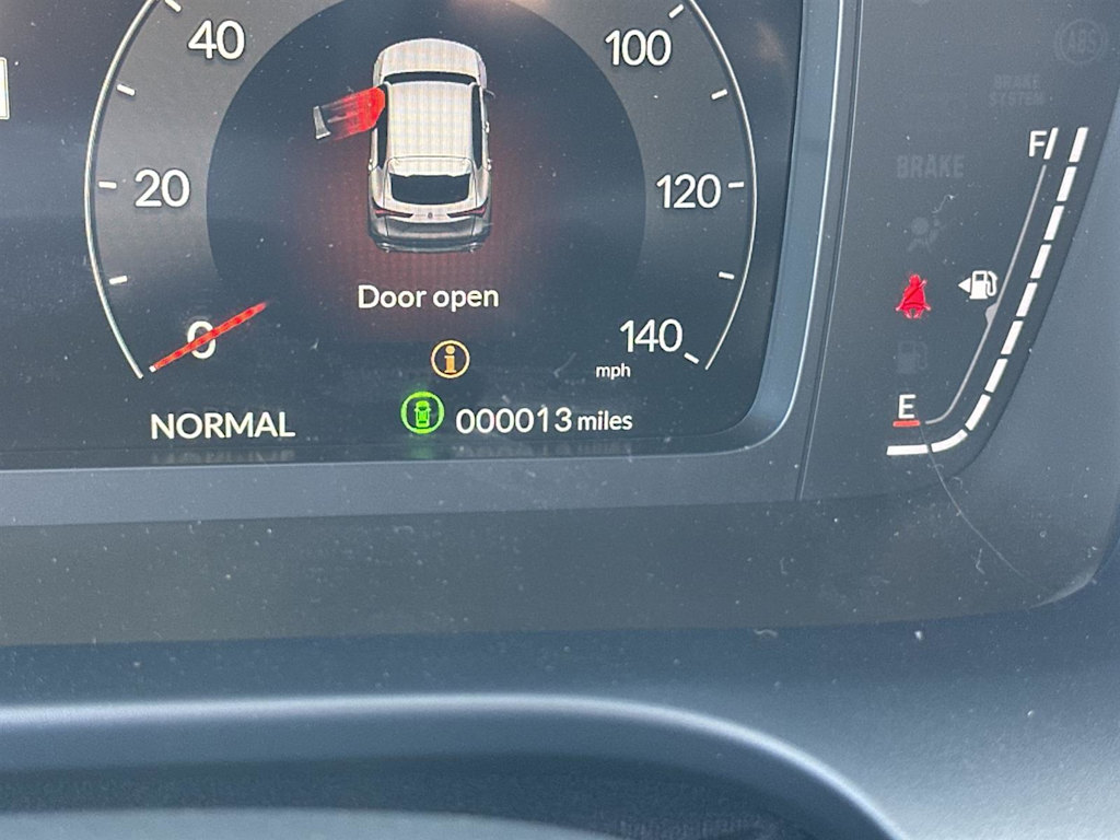 Thumbnail: 2025 Acura ADX - 17