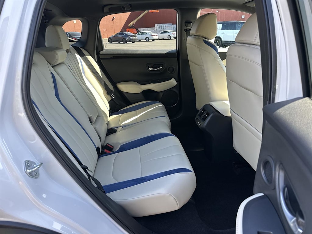 Thumbnail: 2025 Acura ADX - 21