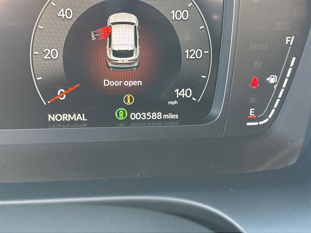 Thumbnail: 2025 Acura ADX - 17