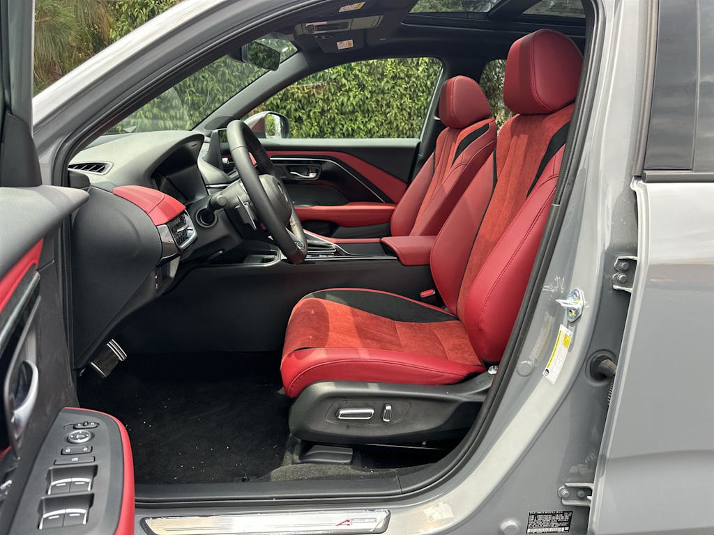 Thumbnail: 2025 Acura ADX - 10