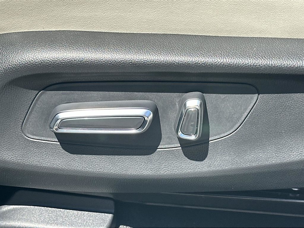 Thumbnail: 2025 Acura ADX - 22