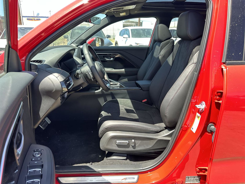 Thumbnail: 2025 Acura ADX - 10