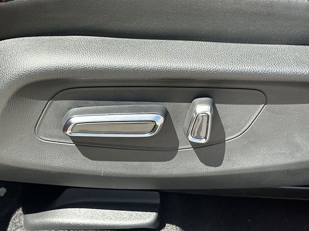 Thumbnail: 2025 Acura ADX - 21