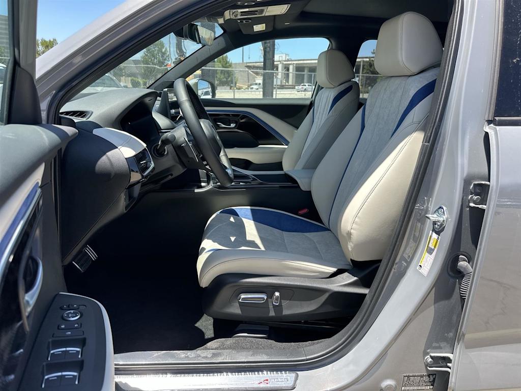 Thumbnail: 2025 Acura ADX - 12