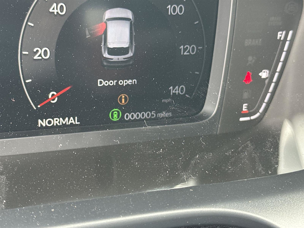 Thumbnail: 2025 Acura ADX - 18