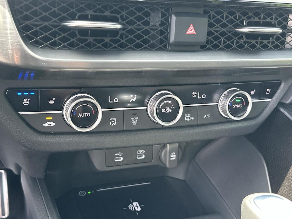 Thumbnail: 2025 Acura ADX - 26