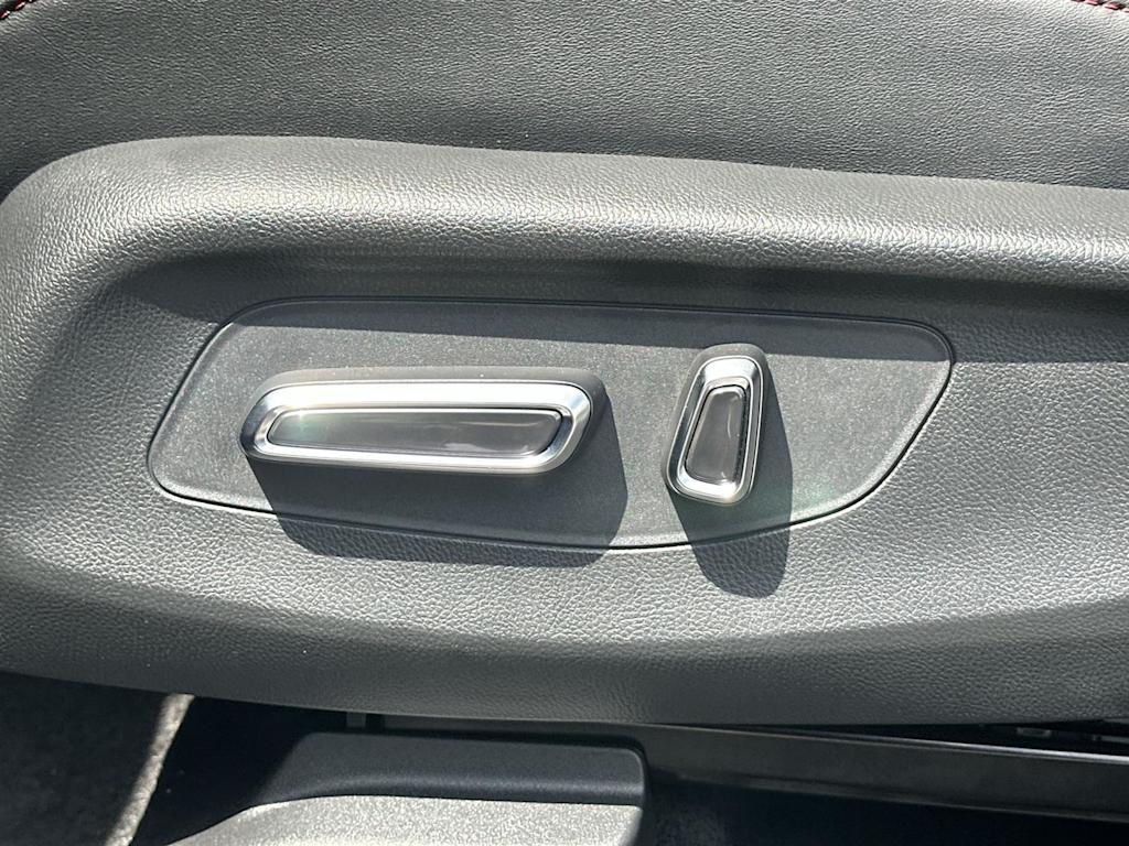 Thumbnail: 2025 Acura ADX - 22