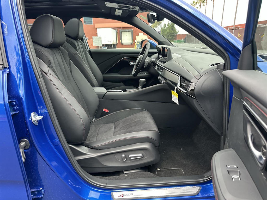 Thumbnail: 2025 Acura ADX - 12