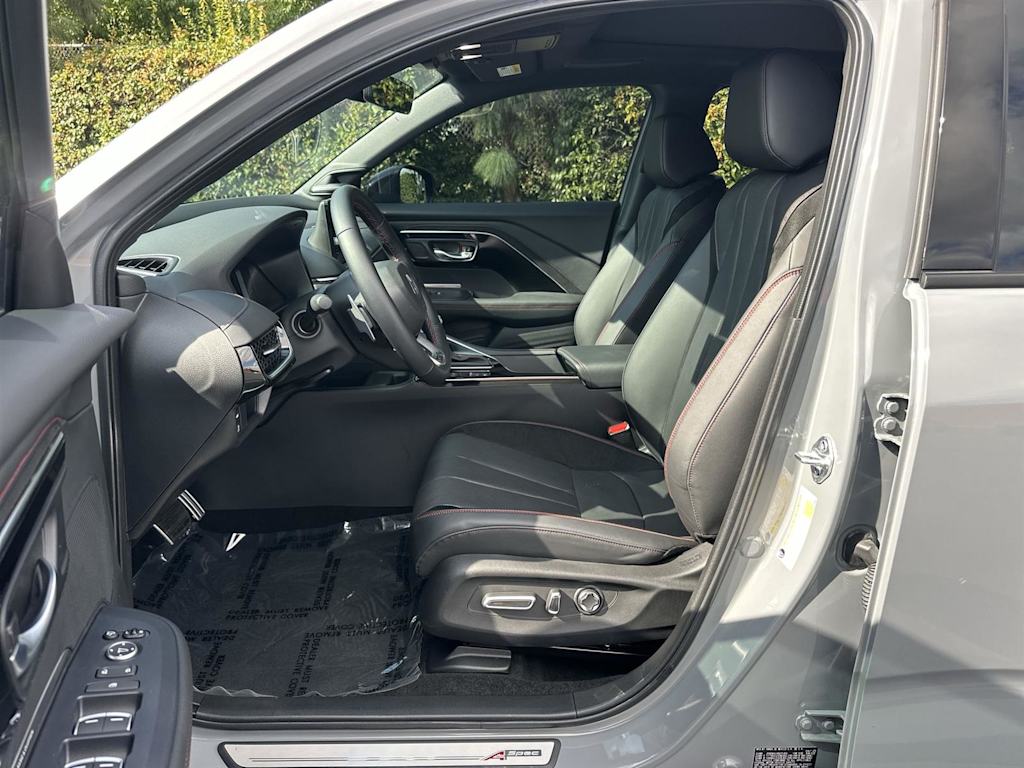 Thumbnail: 2025 Acura ADX - 10