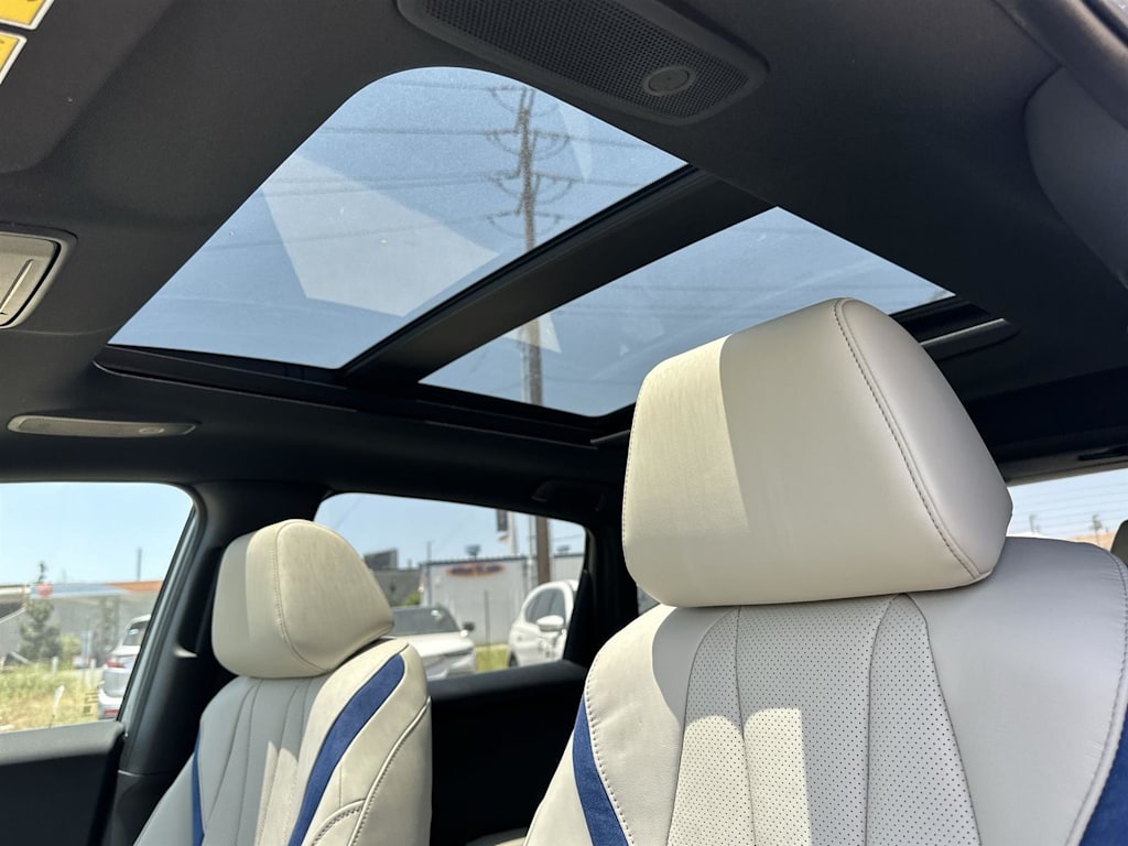 Thumbnail: 2025 Acura ADX - 32