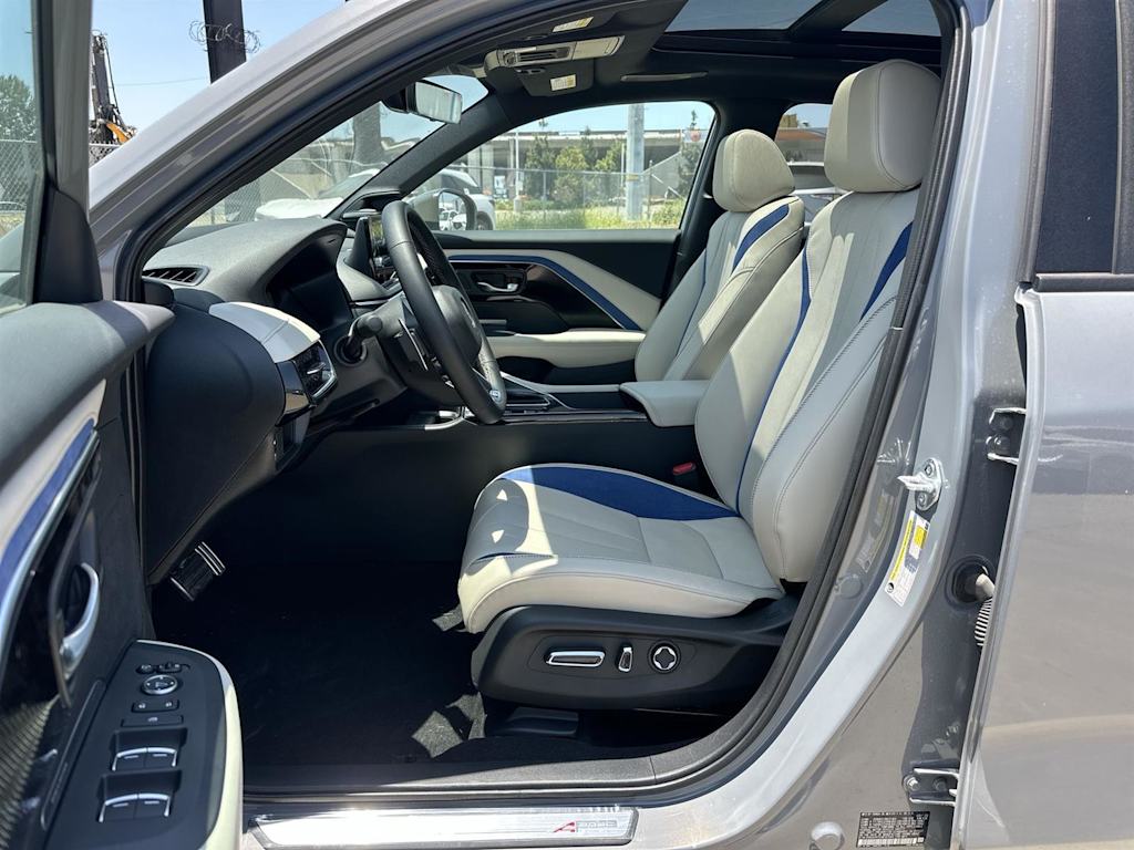 Thumbnail: 2025 Acura ADX - 12