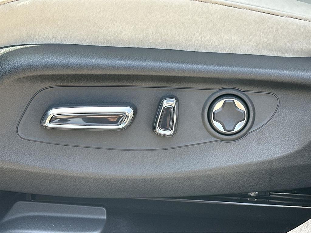 Thumbnail: 2025 Acura ADX - 22