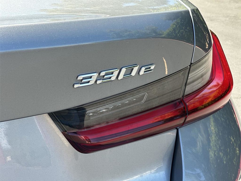 Thumbnail: 2024 BMW 3 Series - 21