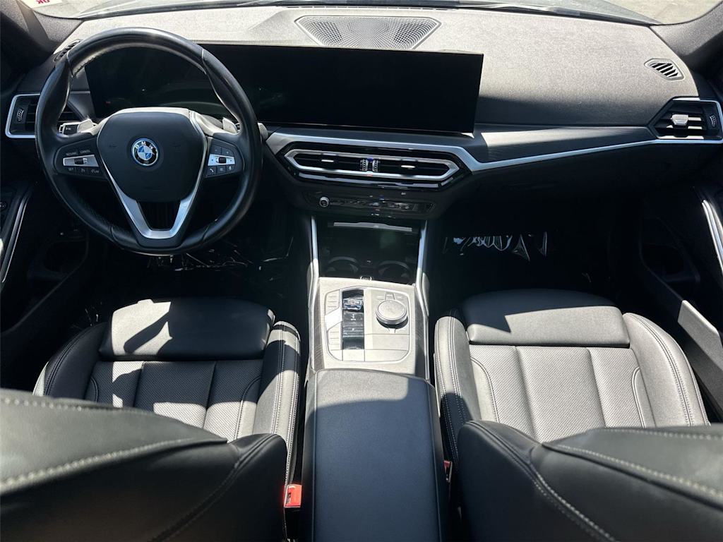 Thumbnail: 2024 BMW 3 Series - 9