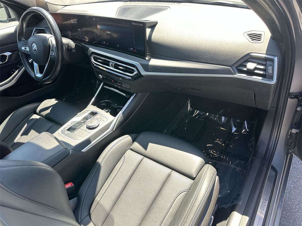 Thumbnail: 2024 BMW 3 Series - 13