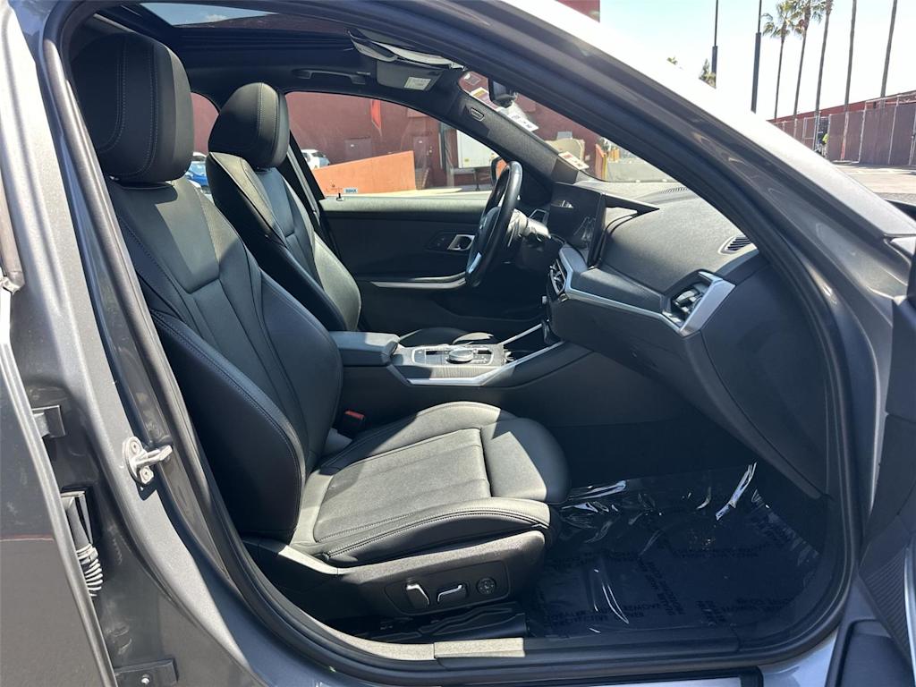 Thumbnail: 2024 BMW 3 Series - 11