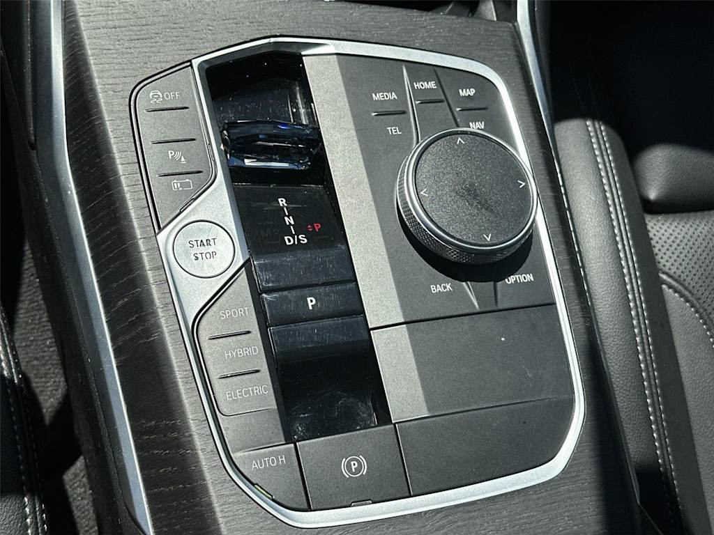 Thumbnail: 2024 BMW 3 Series - 27