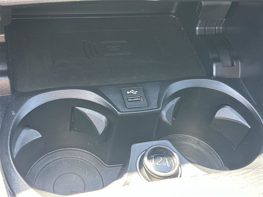 Thumbnail: 2024 BMW 3 Series - 26