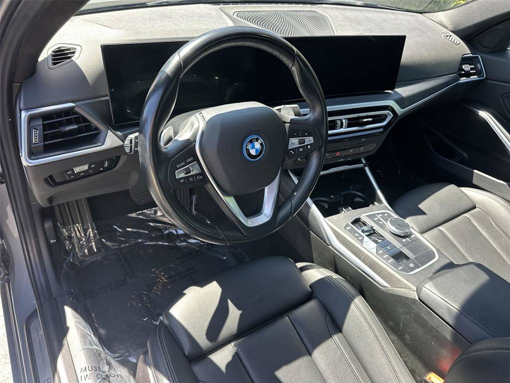 Thumbnail: 2024 BMW 3 Series - 2