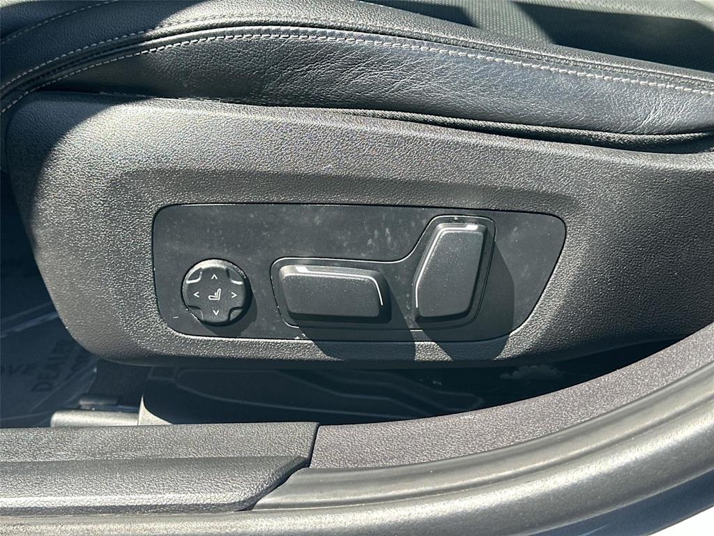 Thumbnail: 2024 BMW 3 Series - 23