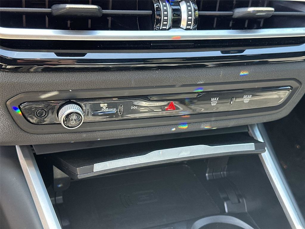 Thumbnail: 2024 BMW 3 Series - 28