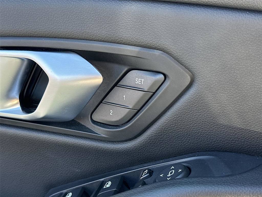 Thumbnail: 2024 BMW 3 Series - 30