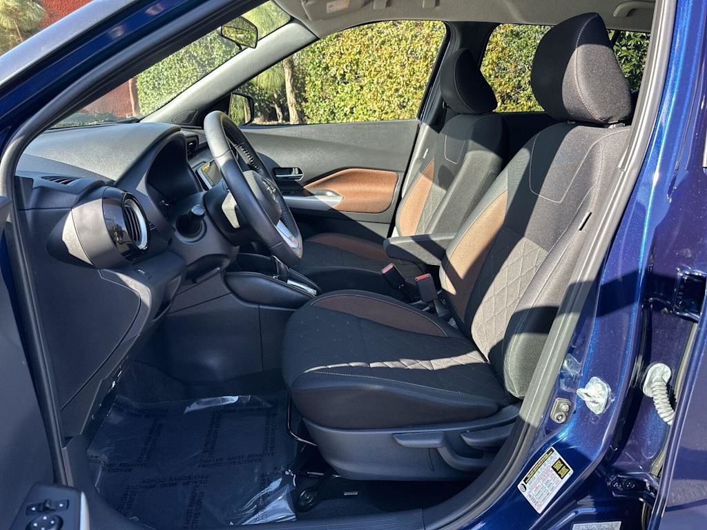 2018 Nissan Kicks SR 11