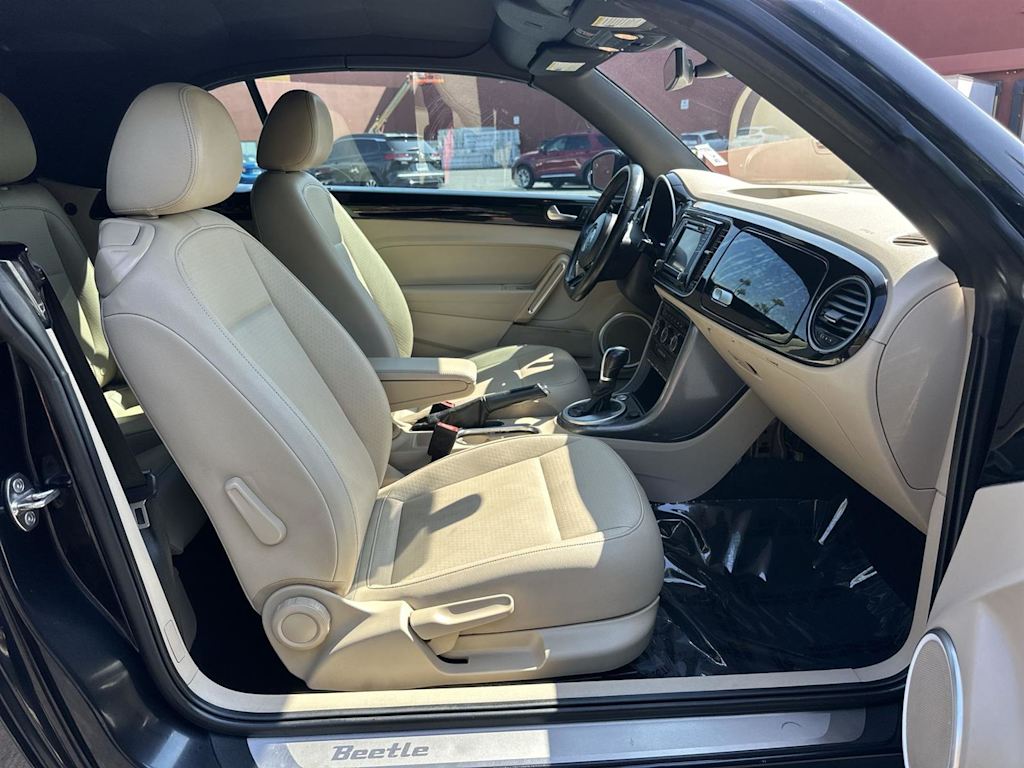 Thumbnail: 2019 Volkswagen Beetle - 12