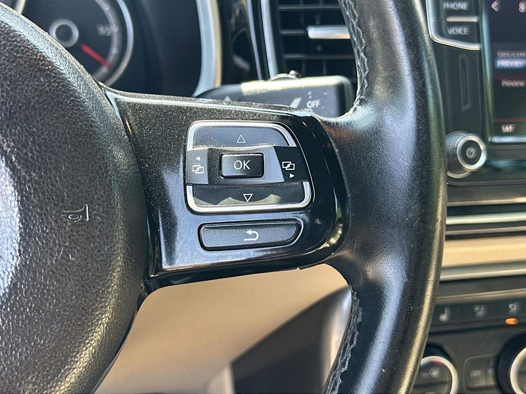 Thumbnail: 2019 Volkswagen Beetle - 24