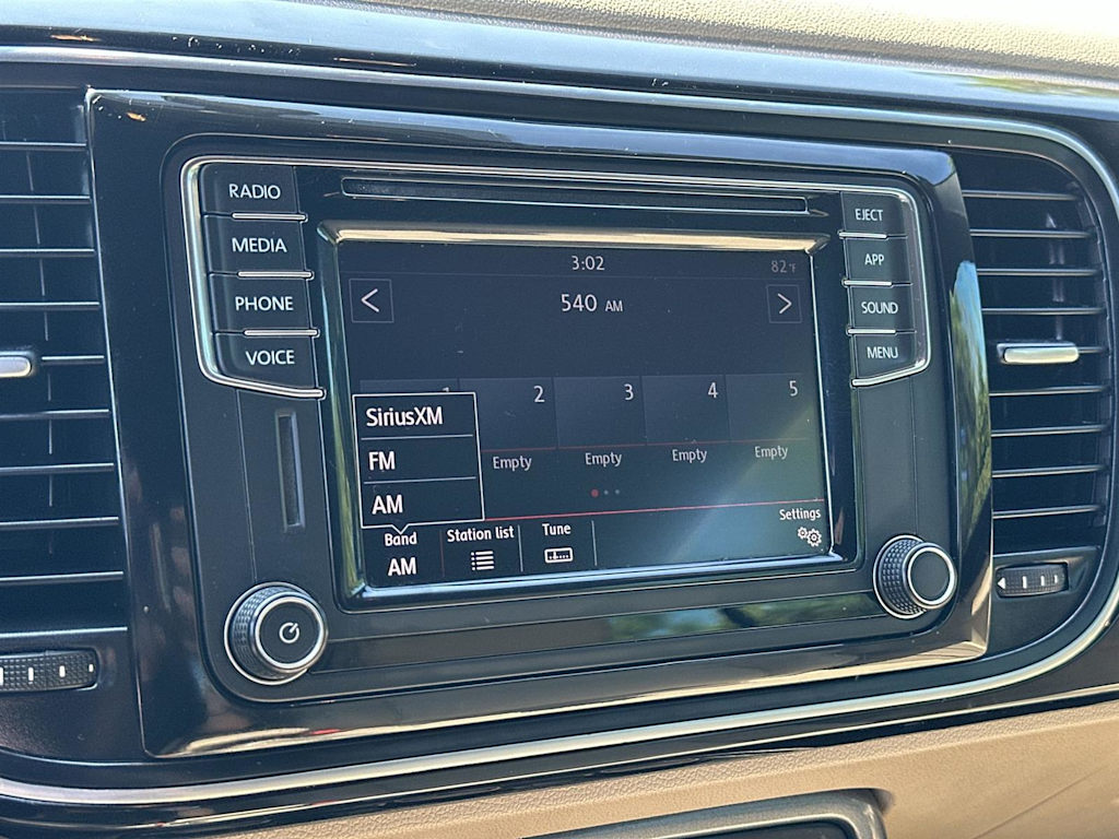 Thumbnail: 2019 Volkswagen Beetle - 16