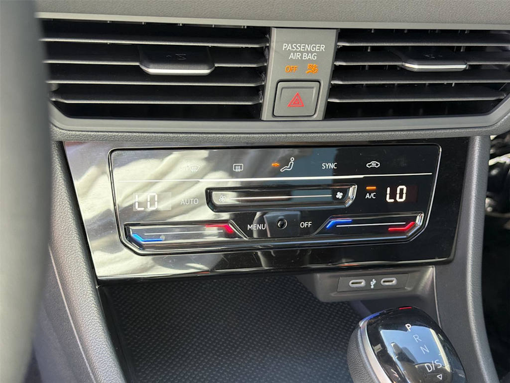 Thumbnail: 2025 Volkswagen Jetta - 28