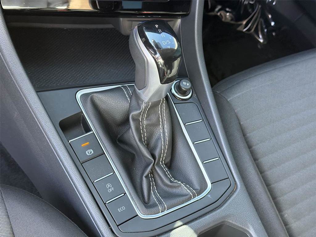 Thumbnail: 2025 Volkswagen Jetta - 17