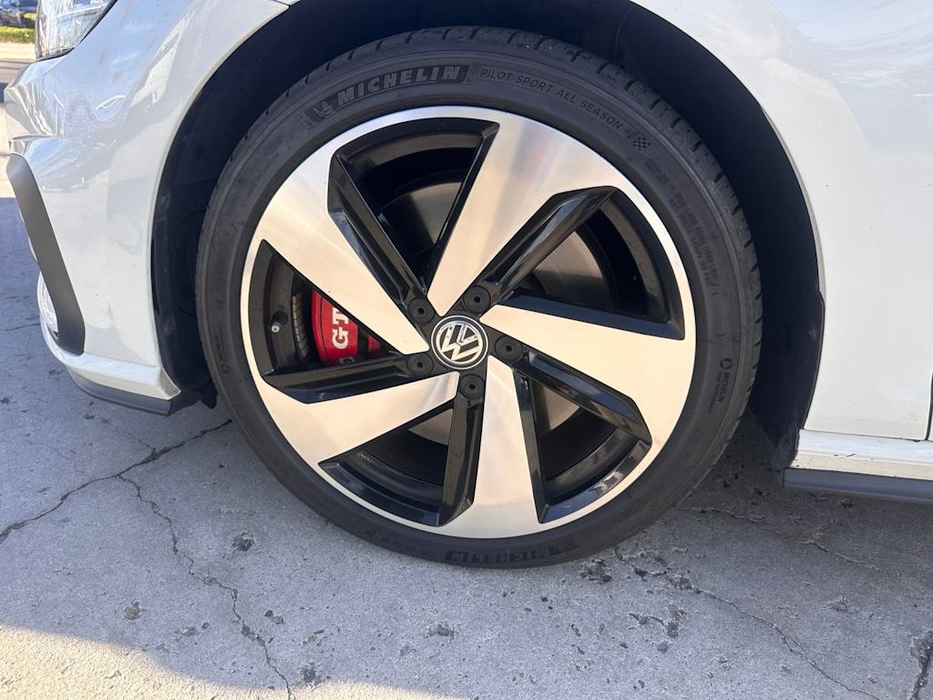 Thumbnail: 2020 Volkswagen Golf - 7