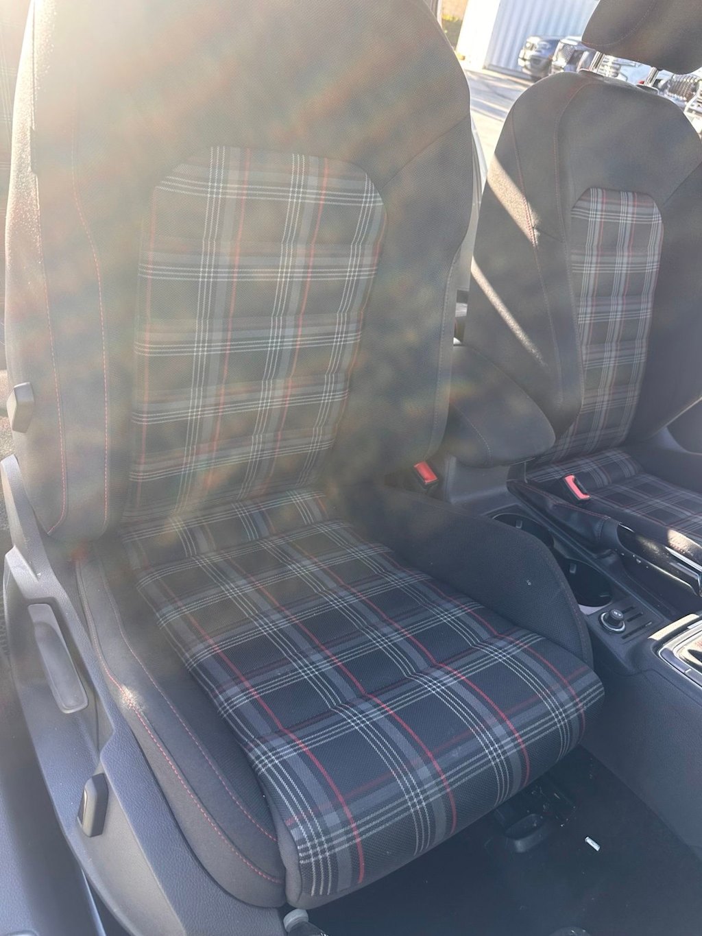 Thumbnail: 2020 Volkswagen Golf - 18