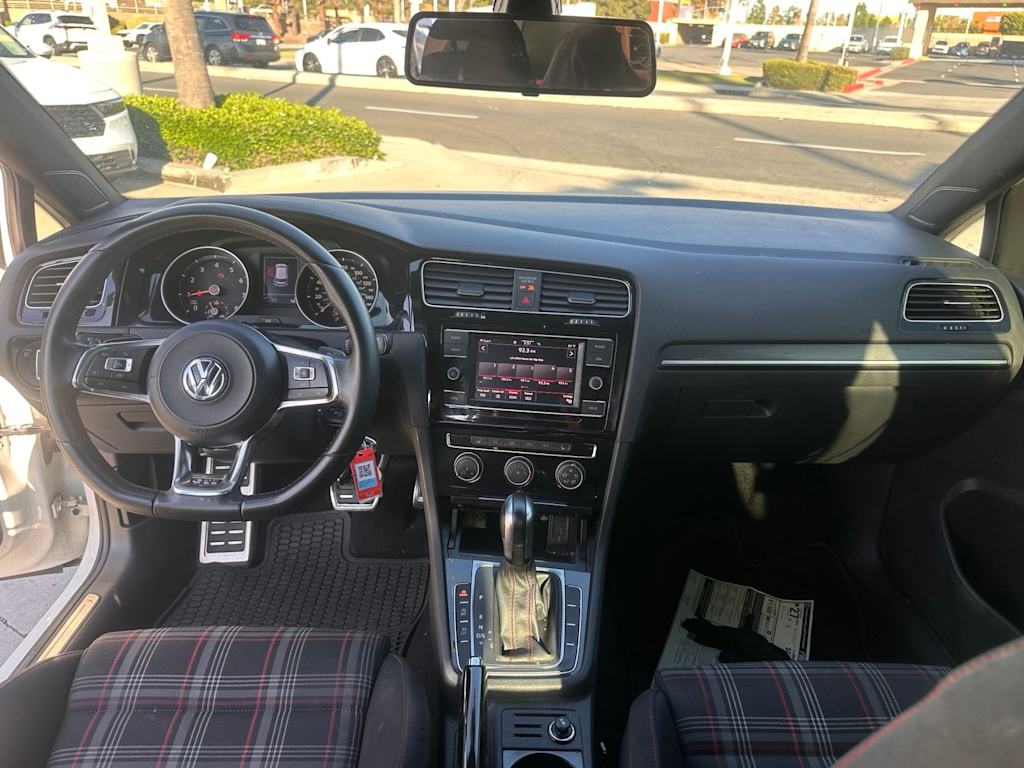 Thumbnail: 2020 Volkswagen Golf - 8