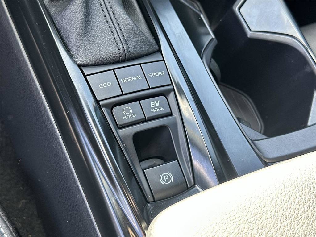 Thumbnail: 2025 Toyota Camry - 30
