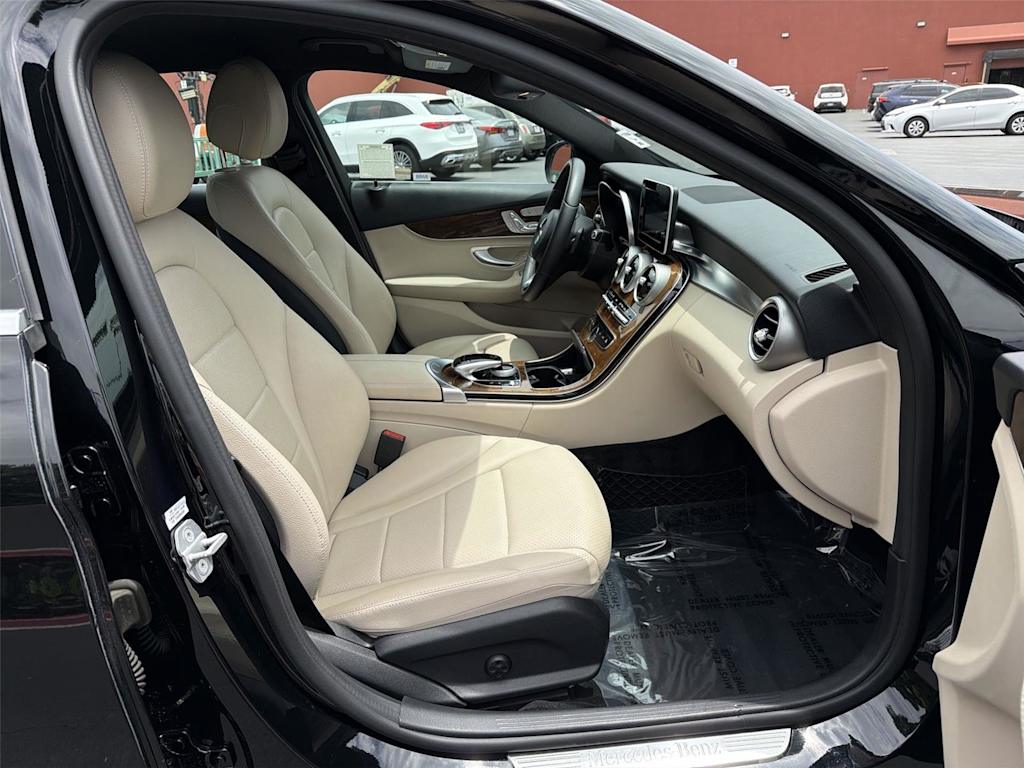Thumbnail: 2015 Mercedes-Benz C-Class - 11