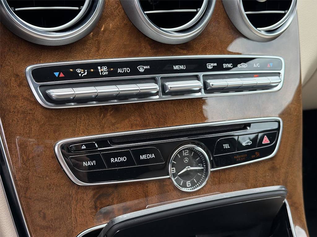 Thumbnail: 2015 Mercedes-Benz C-Class - 29