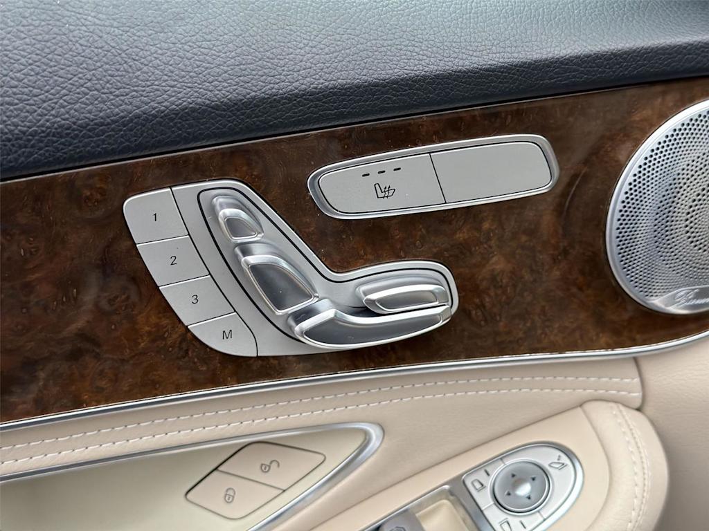 Thumbnail: 2015 Mercedes-Benz C-Class - 23