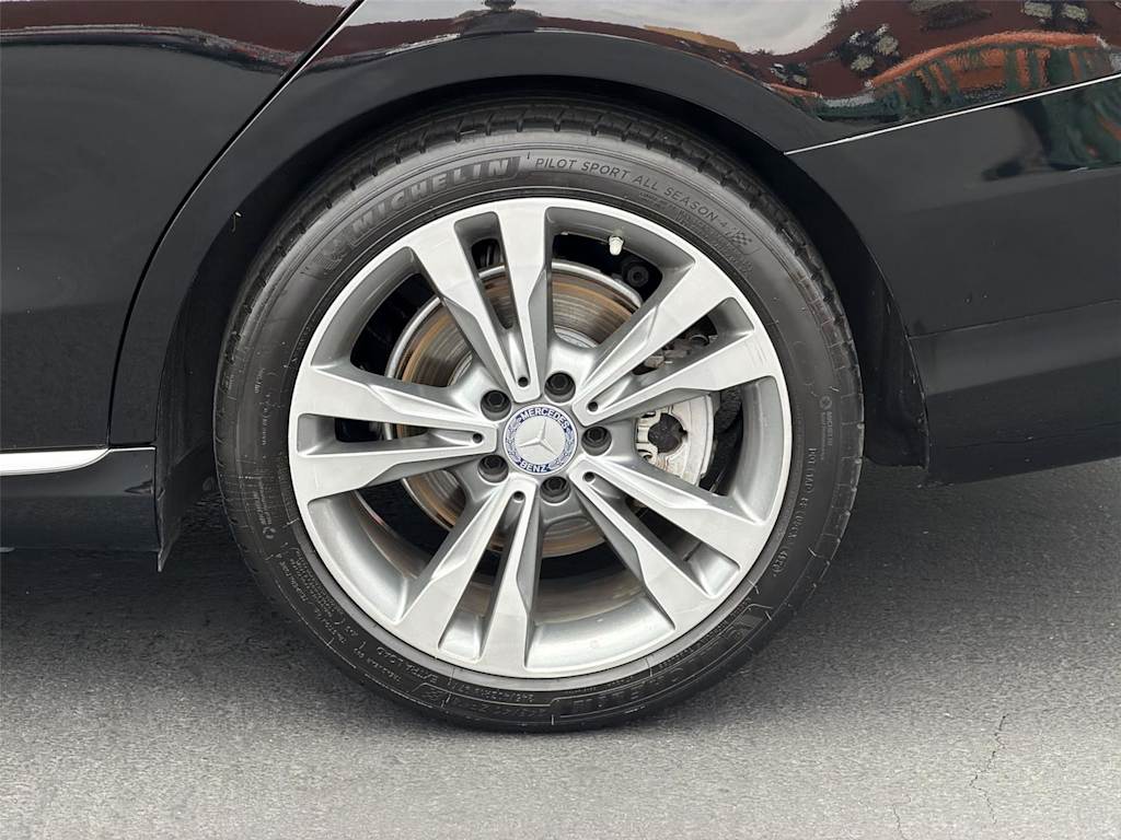 Thumbnail: 2015 Mercedes-Benz C-Class - 7