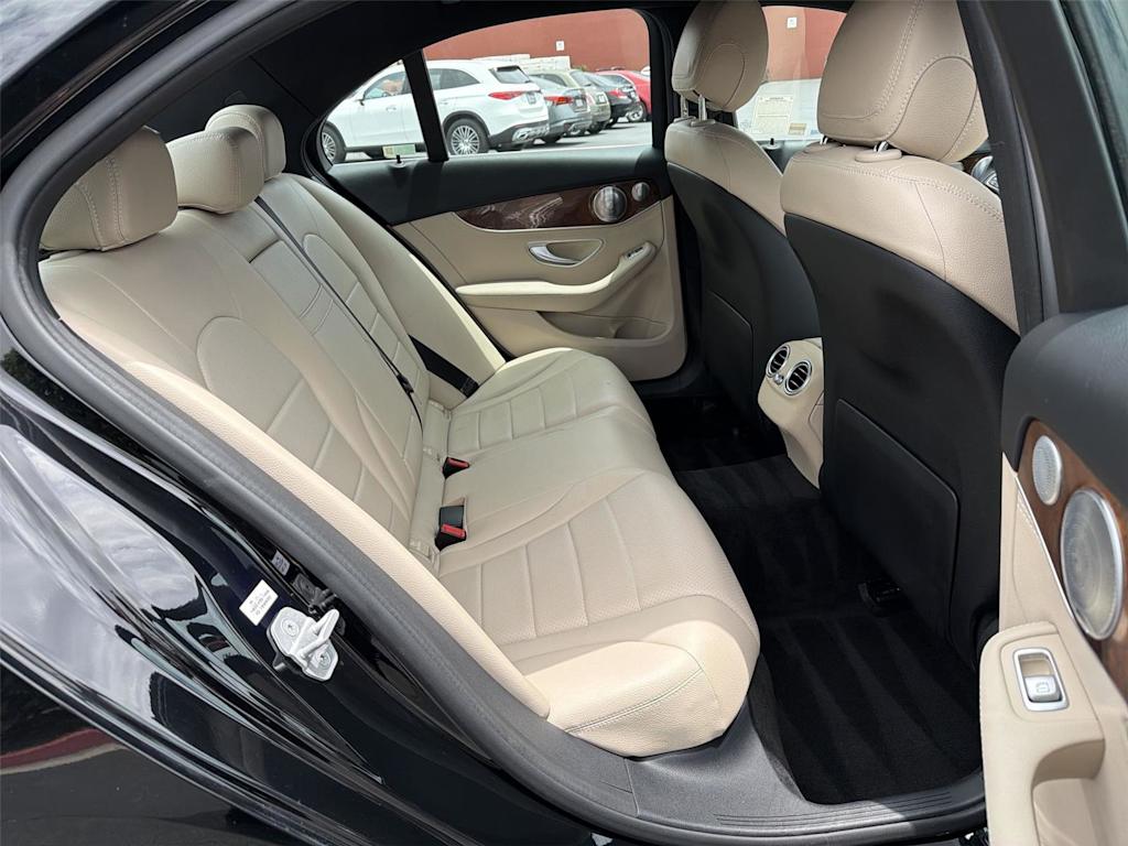 Thumbnail: 2015 Mercedes-Benz C-Class - 12