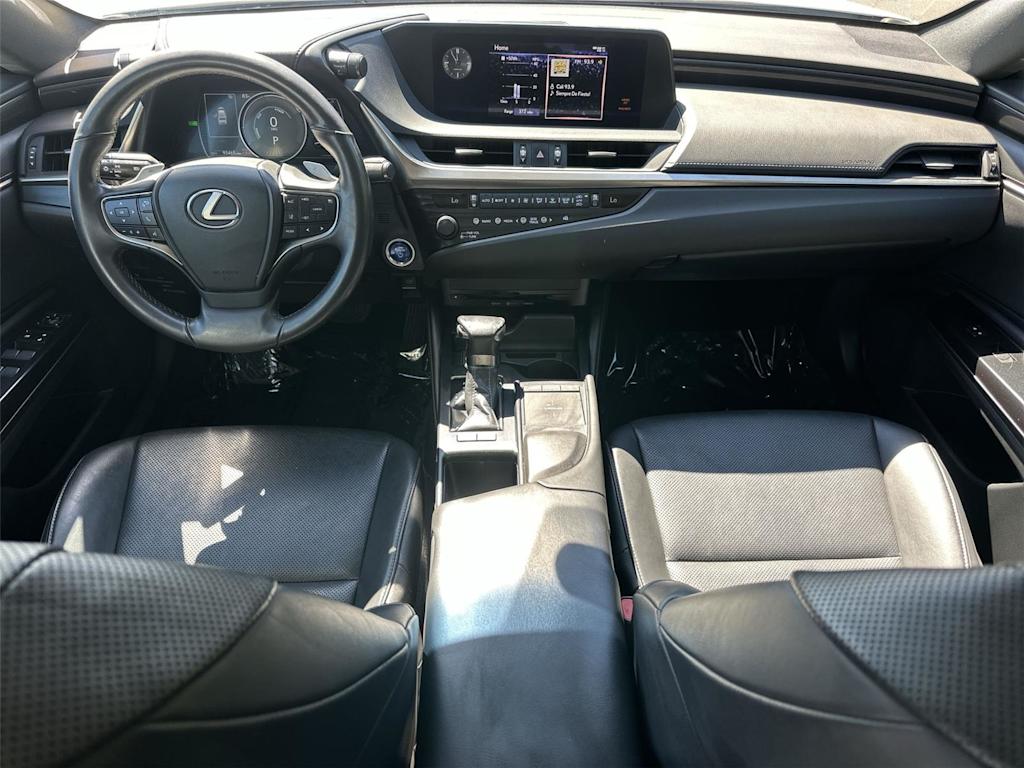 Thumbnail: 2020 Lexus ES - 10