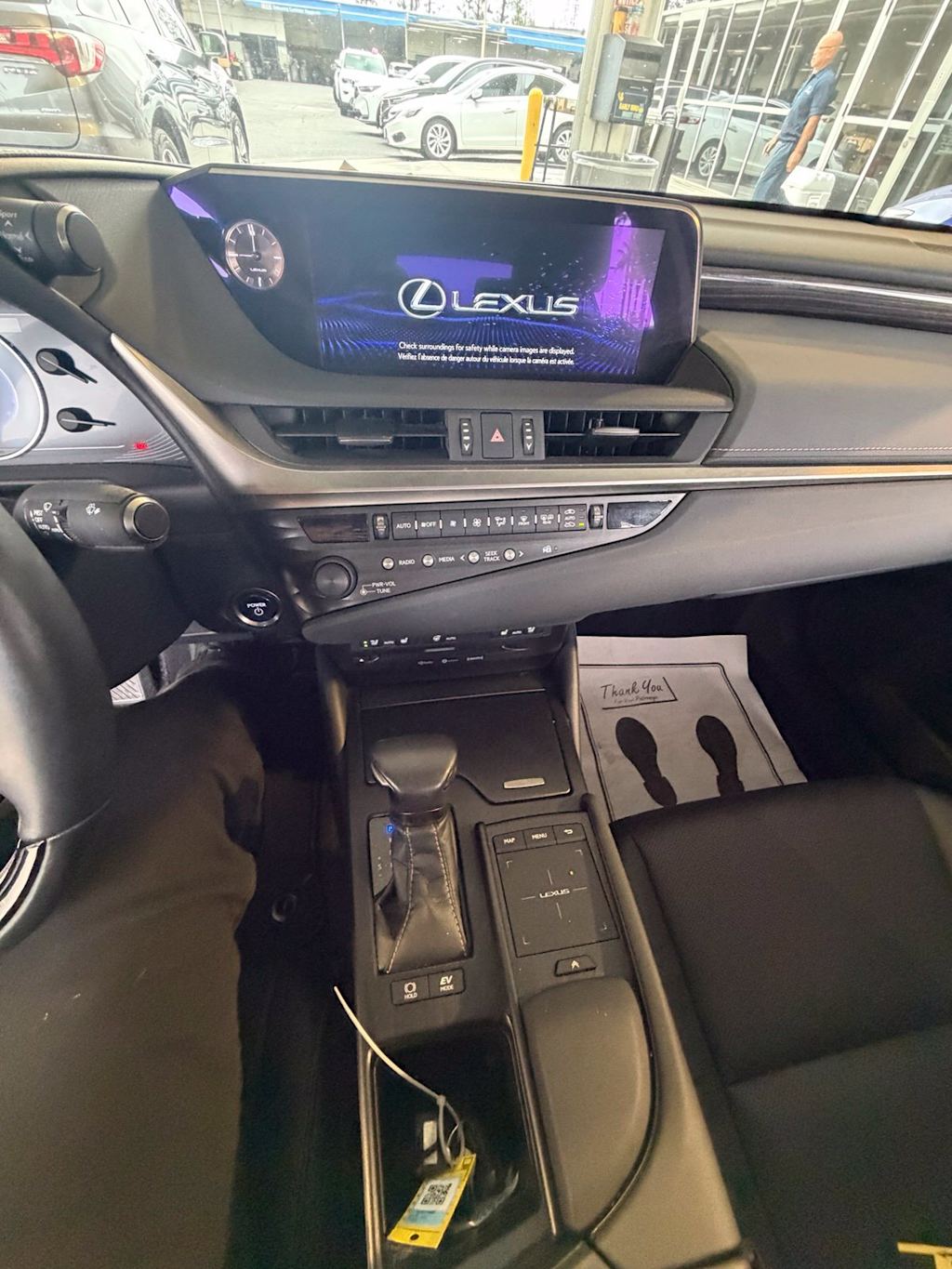 Thumbnail: 2020 Lexus ES - 12