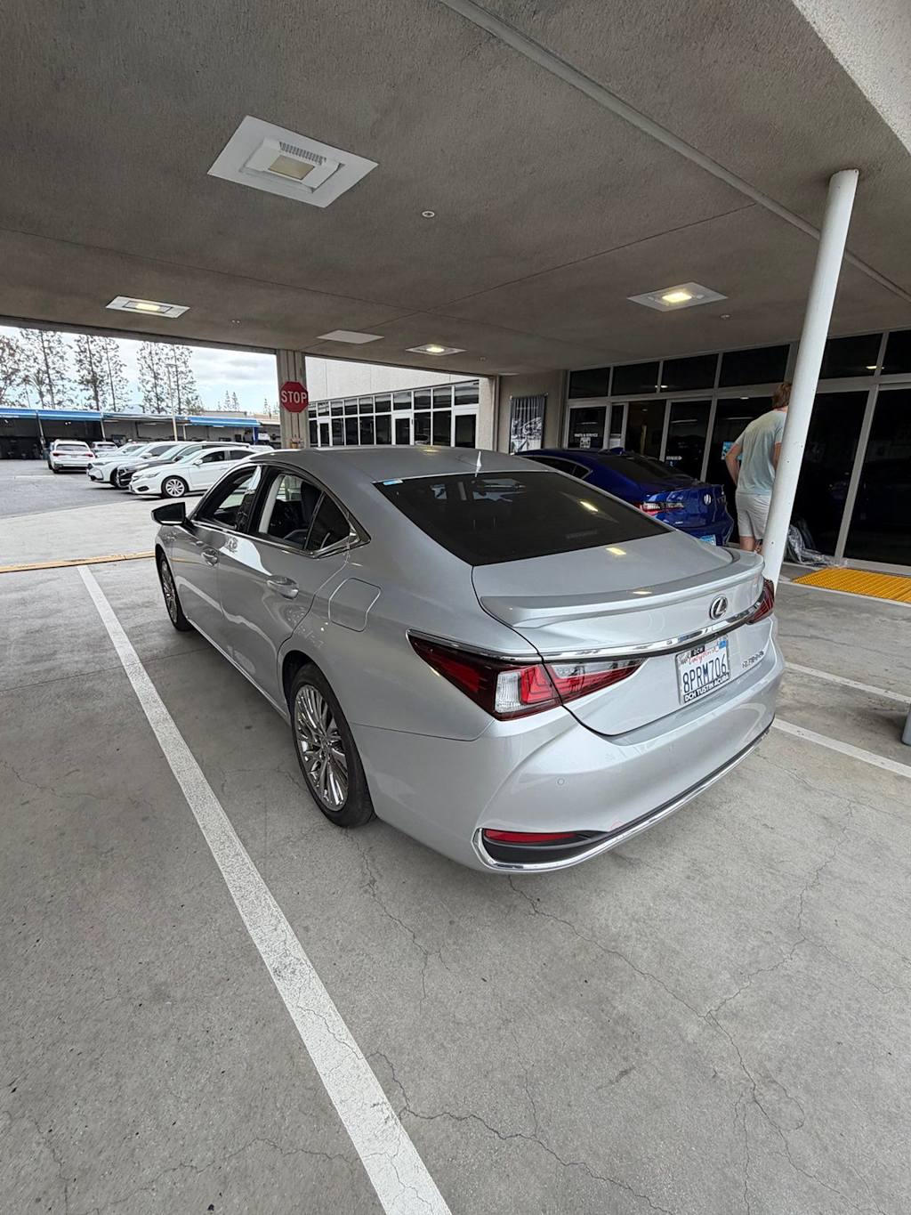 Thumbnail: 2020 Lexus ES - 7