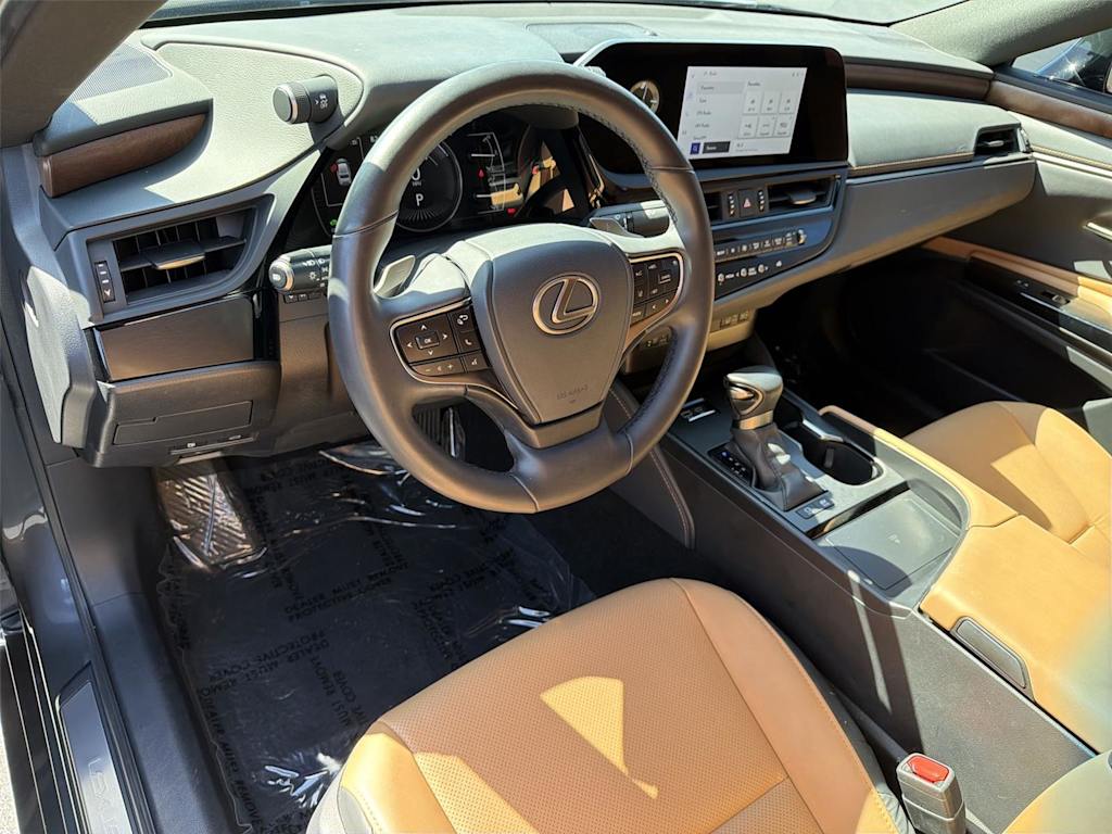 Thumbnail: 2025 Lexus ES - 2