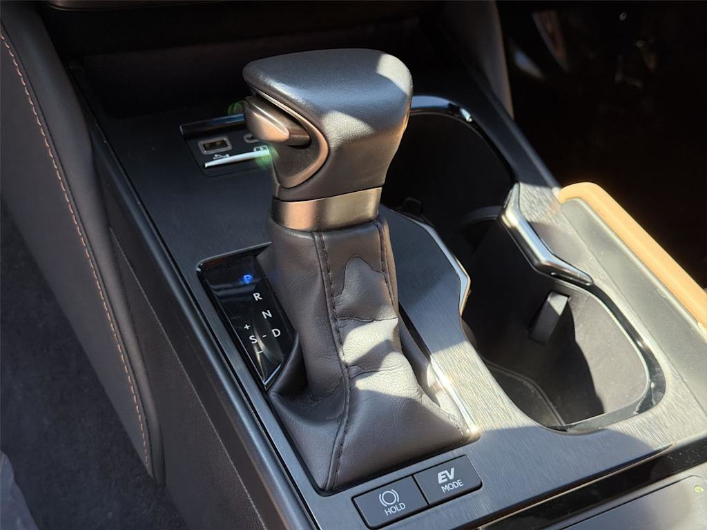 Thumbnail: 2025 Lexus ES - 17