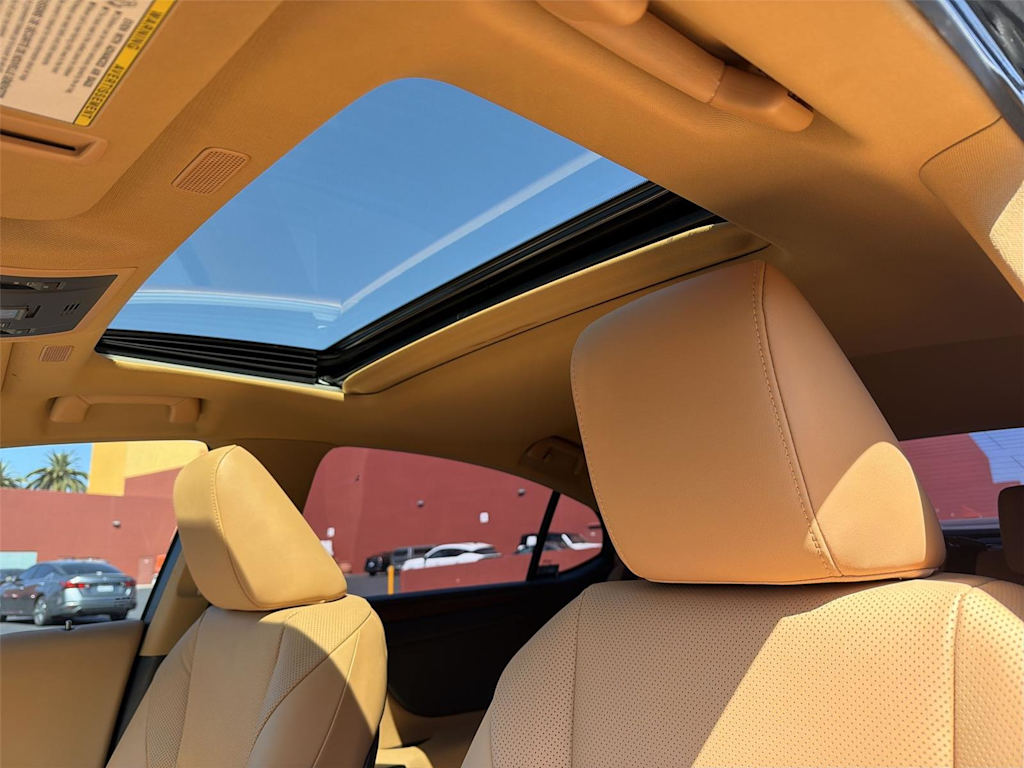 Thumbnail: 2025 Lexus ES - 35